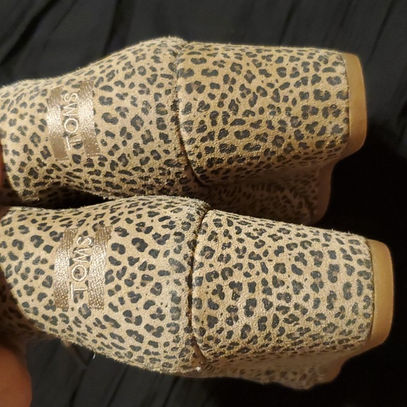 Tom's Leopard Print Wedge Boot - Picture 8 of 8